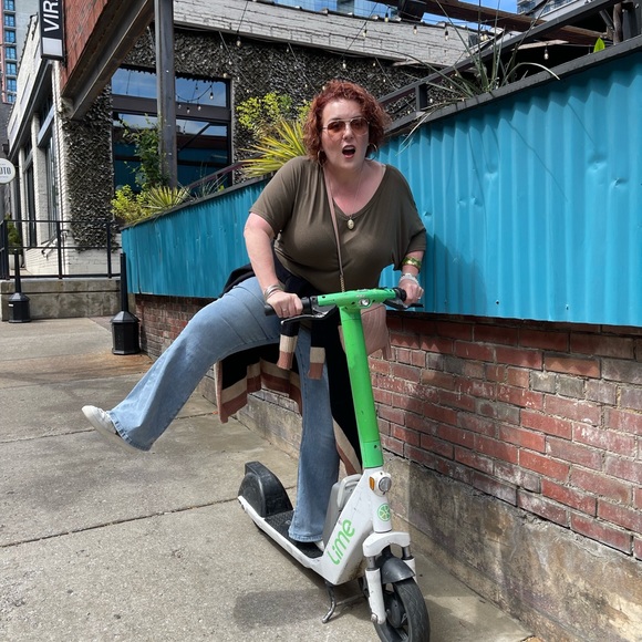 Meet your Posher, Sam - Picture 4 of 13